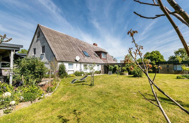 Apartment 'Neue Ruhige Ferienwohnung' with Lake View and Wi-Fi