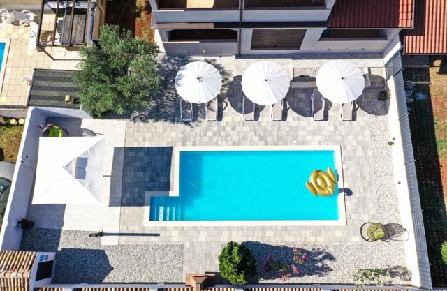 Apartment Nina with private pool