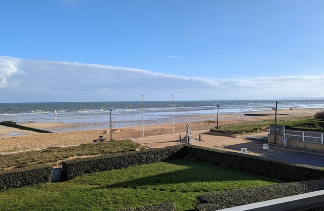 Apartment on the seafront of the D-Day landing beaches