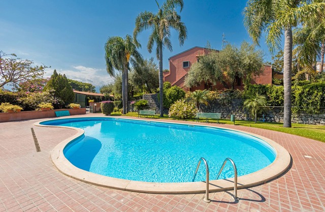 Apartment 'Oleandri Beach Resort' with Sea View, Shared Pool and Air Conditioning