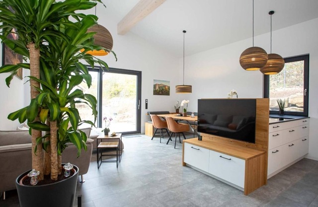 Apartment 'Omas Rhön-Garten' with Mountain View, Shared Terrace and Wi-Fi