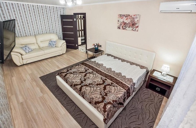 Apartment on 70 let Oktyabrya 43