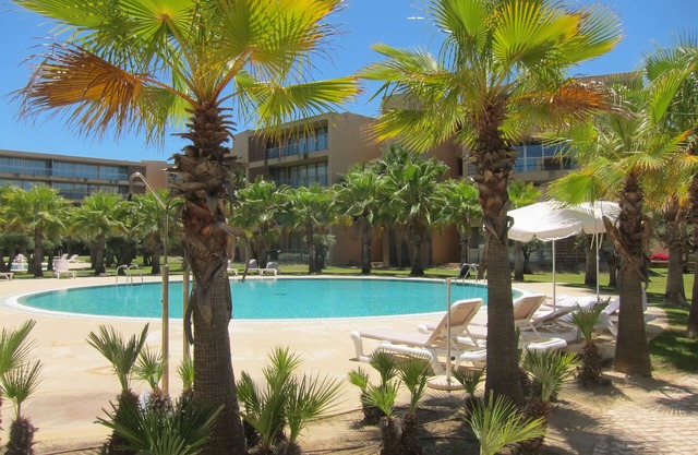 Apartment on the beach in Salgados/Galé