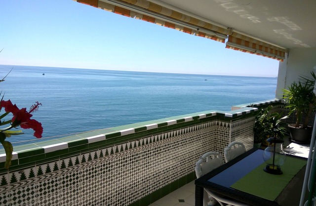 Apartment on the semi-private beach, terrace with sea views and WIFI