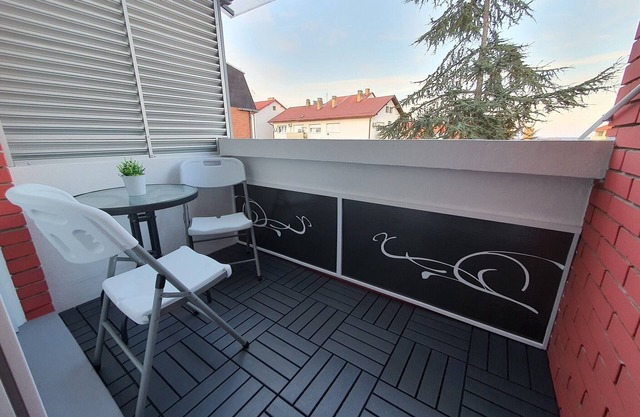 Apartment Pallaton - One Bedroom Apartment with Balcony