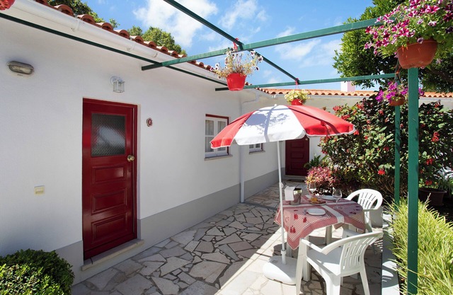 Apartment 'Páteo Da Várzea 2' with Shared Garden and Wi-Fi