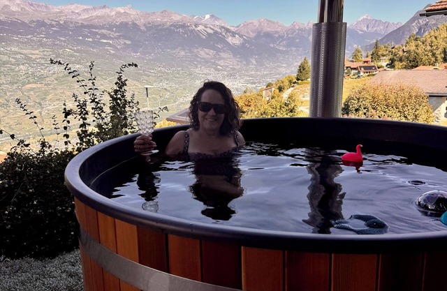 Apartment Poppy - Daillet - Hot Tub with amazing views.nChill hike bike ski…