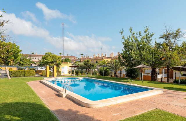 Apartment 'Pretty Bungalow' with Mountain View, Wi-Fi and Air Conditioning