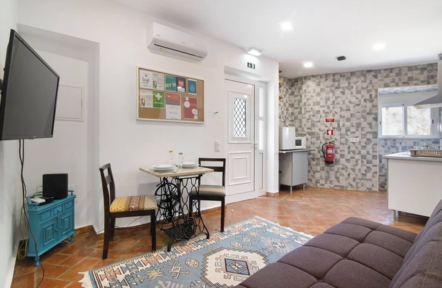 Apartment 'Casa Da Vila Nº 6' with Wi-Fi and Air Conditioning