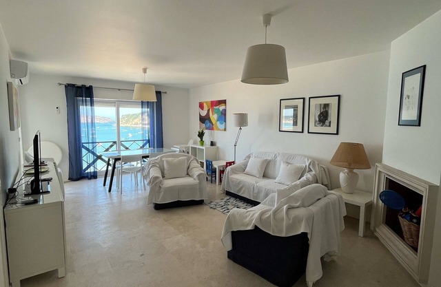 Apartment with Stunning Beach View, Very Cozy and Comfortable