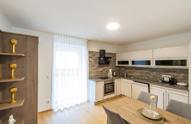 Apartment Roadster with breakfast in Pension Herti - Haus Pastner am Teich