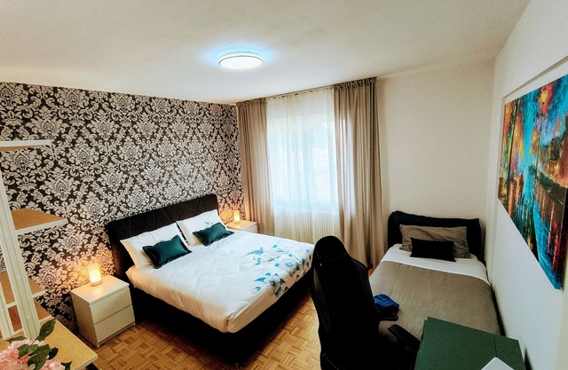 Apartment 'Royal Residence' with Shared Garden, Wi-Fi and Air Conditioning