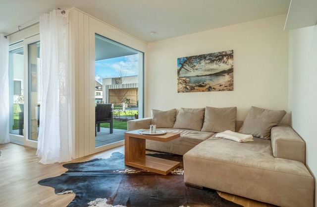 Apartment "Sunny" with Mountain View, Wi-Fi & Private Terrace