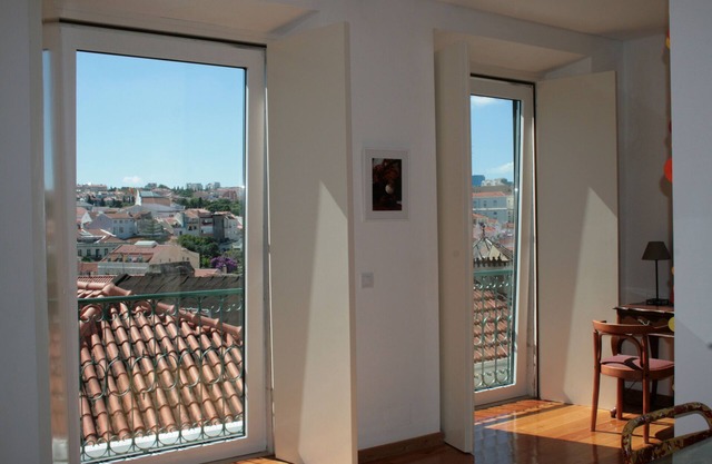Apartment to rent in the historical centre of Lisbon, in the Bairro Alto, in Santa Catarina