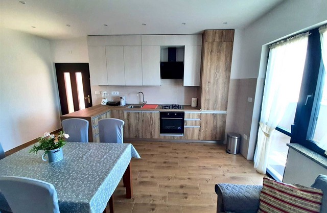 Apartment Tre Pini 1 with sea view