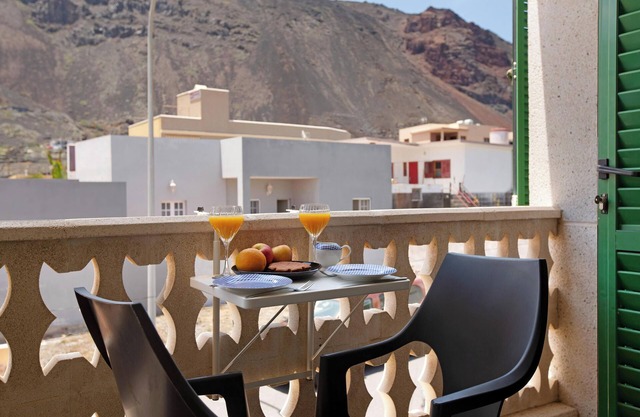 Apartment "Vacation Home La Sanjora" Close to the Beach with Wi-Fi & Balcony