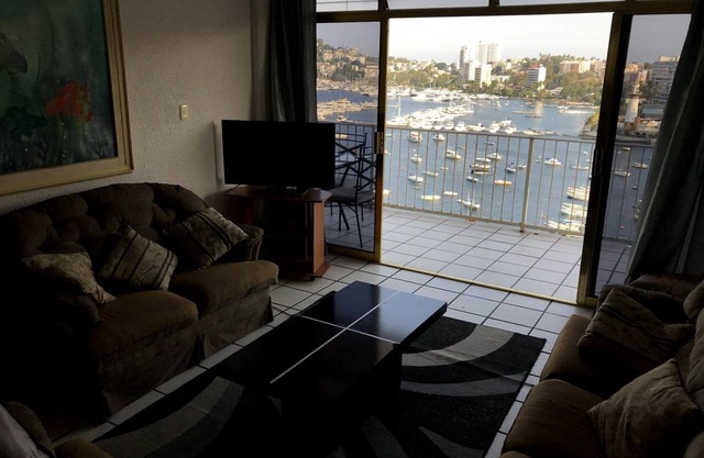 Apartment with Spectacular Bay View