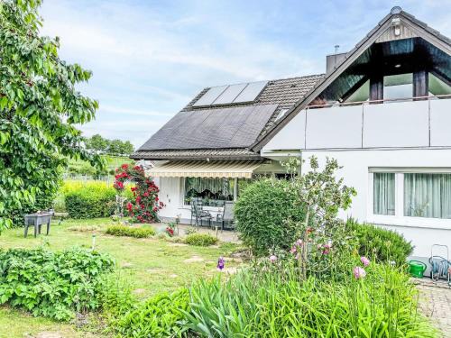 Apartment Weinbergblick by Interhome