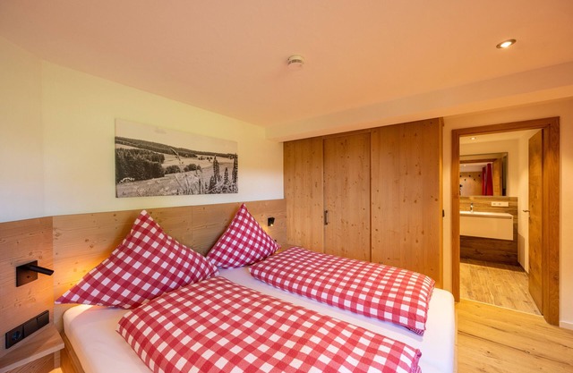 Apartment 'Wiesenglück' with Mountain View, Private Terrace and Wi-Fi