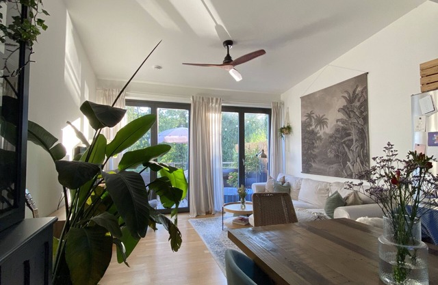 Apartment with lake view and lake access