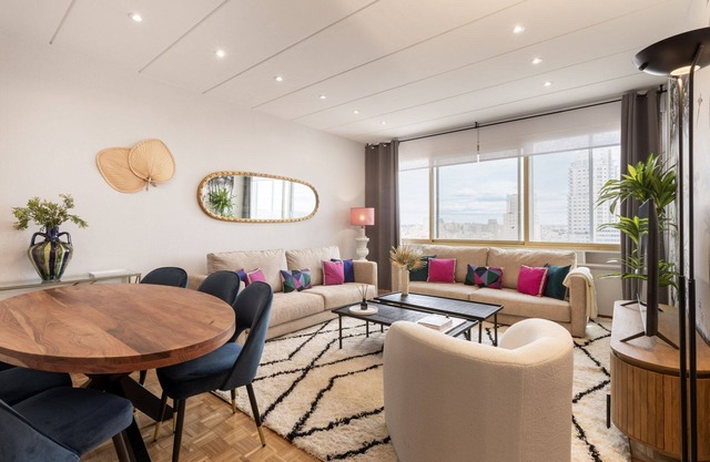 Apartment with nice views Madrid (Princesa II)