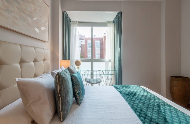 Apartment with pool and parking