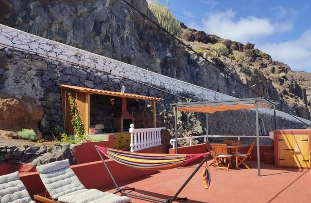 Apartment with Private Terrace and Panoramic Sea Views