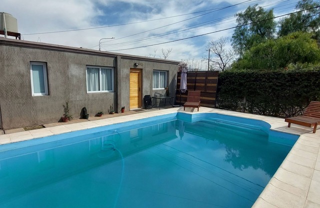 Apartment with Swimming Pool and Warehouses Nearby