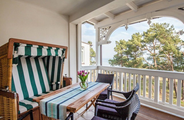 Apartment with sea view, 1 bedroom and balcony