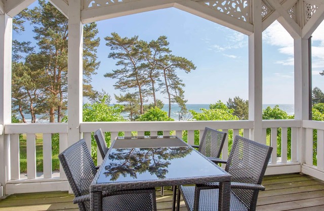 Apartment with sea view, 1 bedroom and balcony