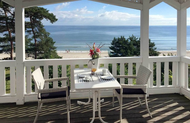 Apartment with sea view, 1 bedroom and balcony