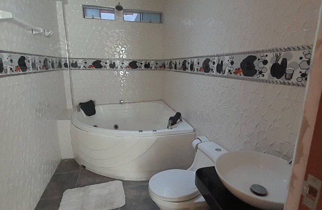 APARTMENT WITH WHIRLPOOL JACUZZI IDEAL FOR TRAVELERS AND FAMILIES