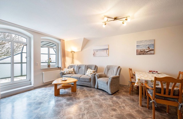 Apartment 'Wohnung Gold' with balkon, Shared Garden and Wi-Fi