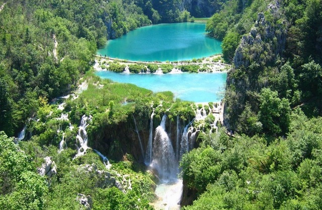 Apartments and rooms Danijel, (16386), Vrelo Korenicko, hr