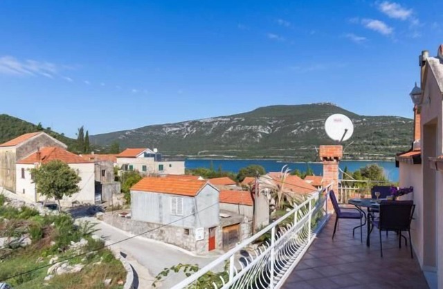 Apartments Memunić - Comfort One Bedroom Apartment with Balcony and Sea View