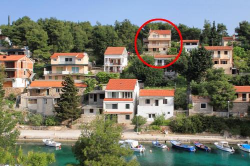Apartments with parking space Basina, Hvar - 12420