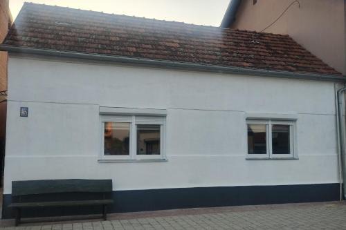 Apartments with parking space Otok, Slavonija - 24625