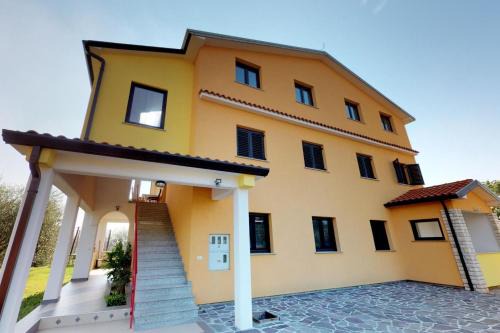 Apartments with parking space Vilanija, Umag - 24656