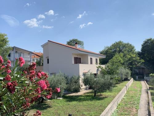 Apartments with parking space Silo, Krk - 18692