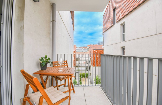 Appart 1 ch avec balcon et parking à la Joliette