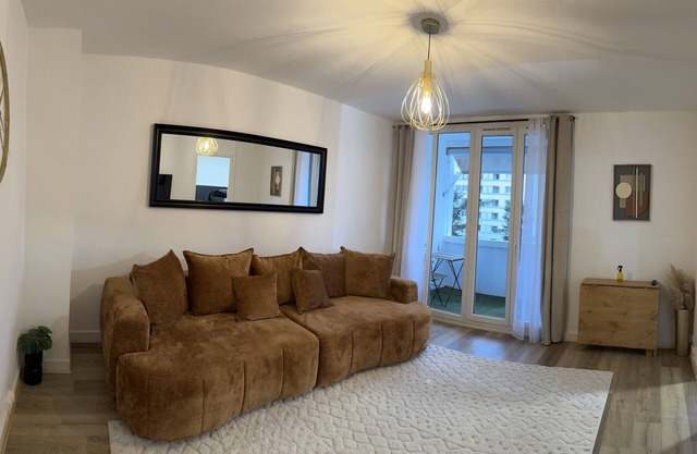 Appartement Cocon Chic et Refait à Neuf : Votre Coin Douillet en Ville