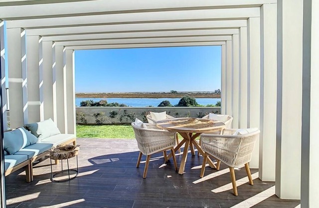 Appartement Luxueux Face à la ria Formosa Dans un Villa .plage à 5mn à Pied