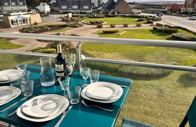 Appartement Rénové, vue sur Mer, à 20 Mètres de la Grande Plage de Quiberon