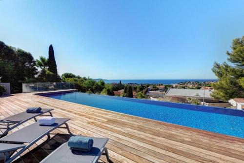 Appartement spacieux avec piscine privee a Carqueiranne