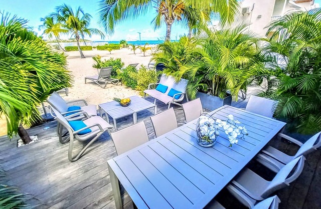 Appartment on the beach, exceptional sea view, condo BORA BORA