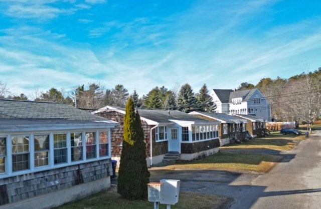Appealing two-bedroom, one-bathroom condo, two short blocks from the beach!