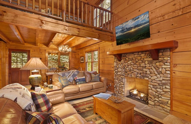 APPsolute Heaven- A 4 Season Mountain Retreat