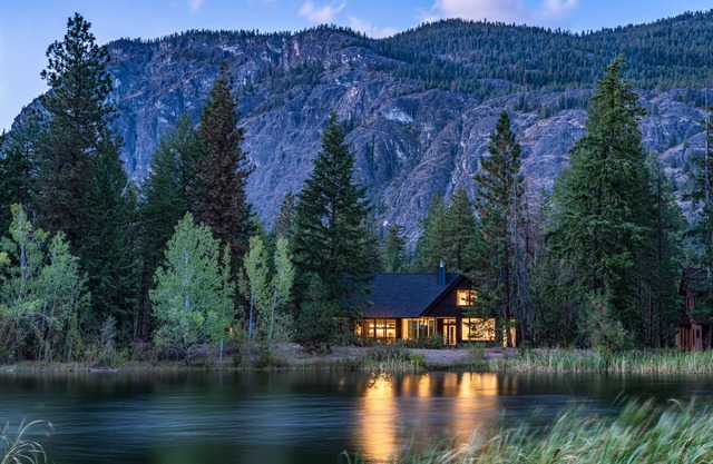 Après Cabin | Designer Lake Cabin