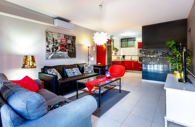 Apt in Puerto Rico 100m From the Beach, Free Wifi, Community Pool and Garden