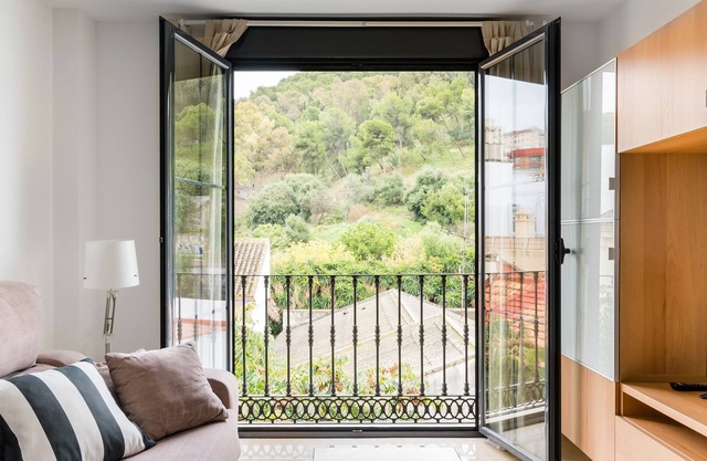 APT Malaga Center with PARKING and VIEWS of Gibralfaro